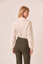 PANTALÓN FLARE ADORNO CINTURA - KHAKI