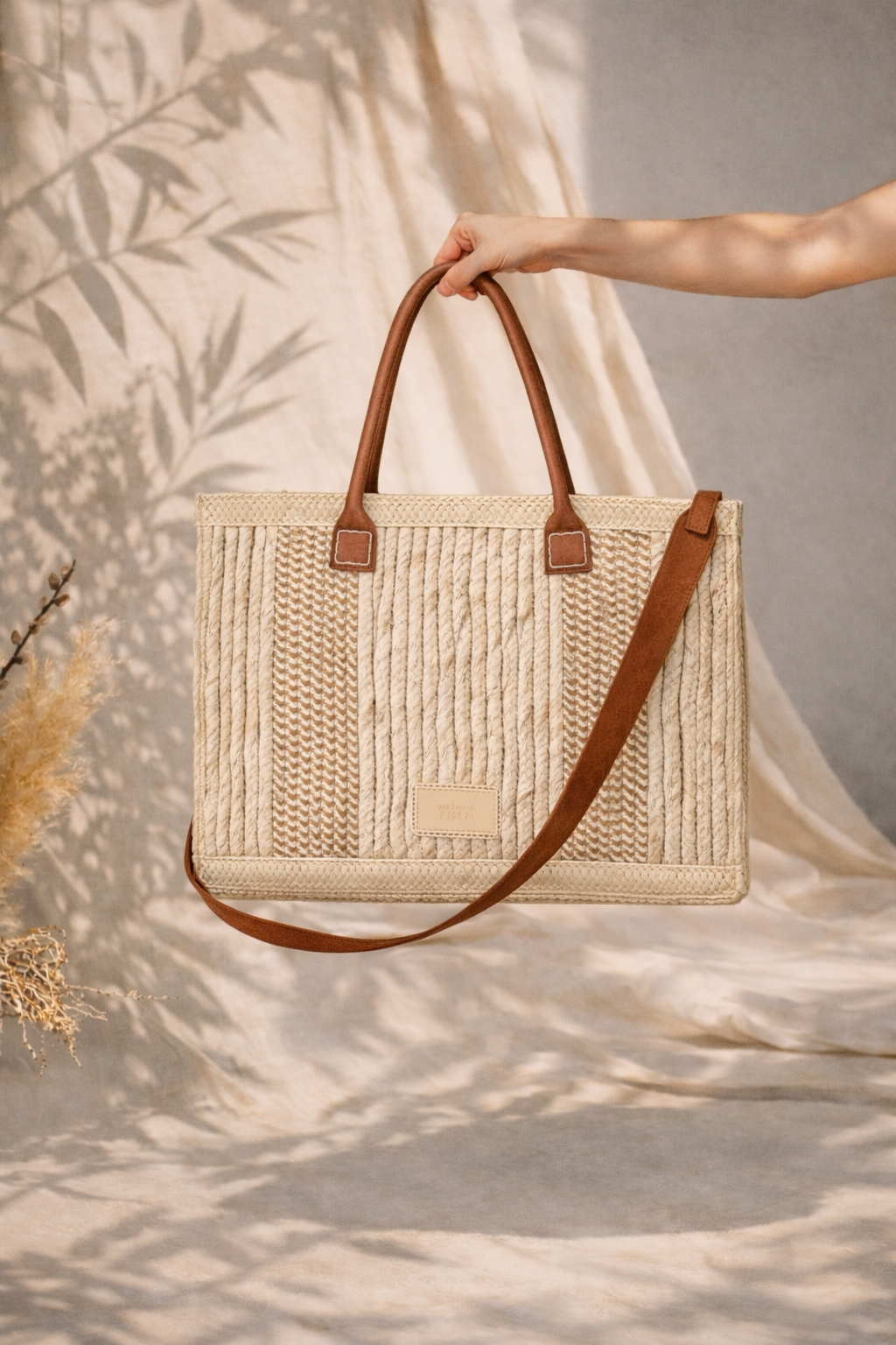 RIGID RAFFIA SHOPPER - RAW