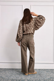 EMBROIDERED POCKET JEANS - KHAKI
