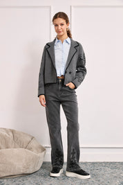 JEANS BOLSILLOS Y BAJOS BORDADOS - GRIS