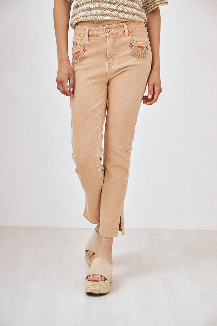 SU.KAJAL_000059_3-ss25.jpg