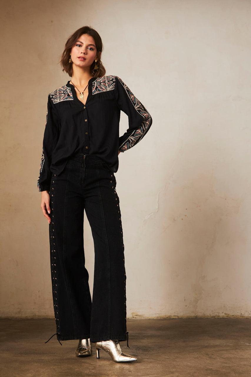 PANTALÓN DENIM CON CORSARIO EN LATERALES - BLACK