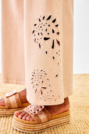 LOW-RISE OPEN-ENDED JEANS - PINK