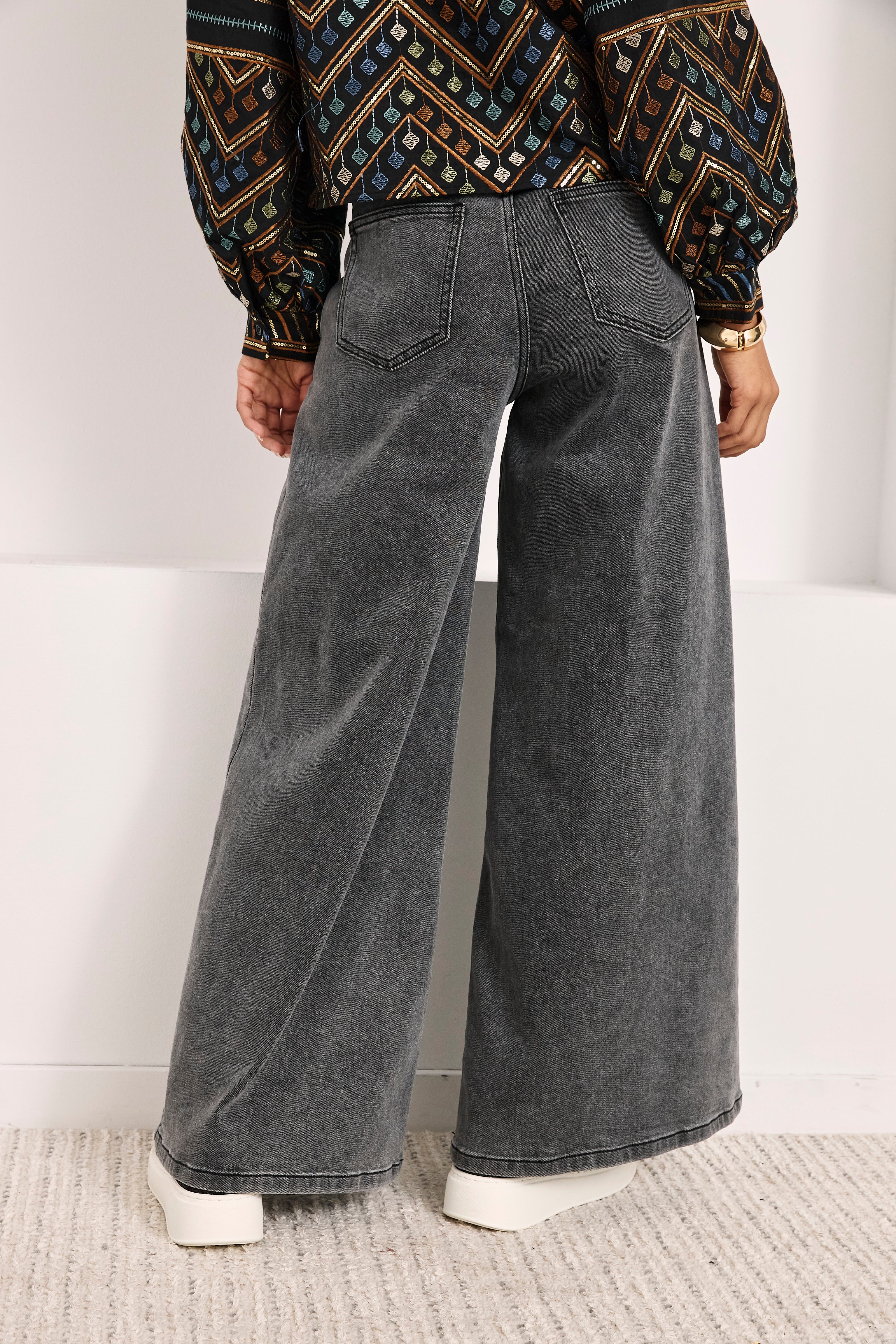 JEANS ANCHOS PINZAS - GRIS