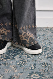 EMBROIDERED LOW-RISE JEANS WITH CONTRAST - GREY - BLACK