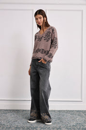 CONTRAST EMBROIDERED LOW-RISE JEANS - GREY