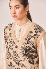 CHALECO DE PUNTO  JACQUARD FLORAL - CAMEL
