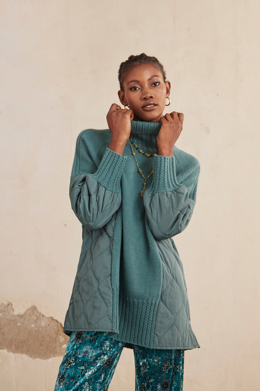 JERSEY OVERSIZE MANGA LARGA CUELLO CISNE COMBINADO CON TEJIDO ACOLCHADO - GREEN
