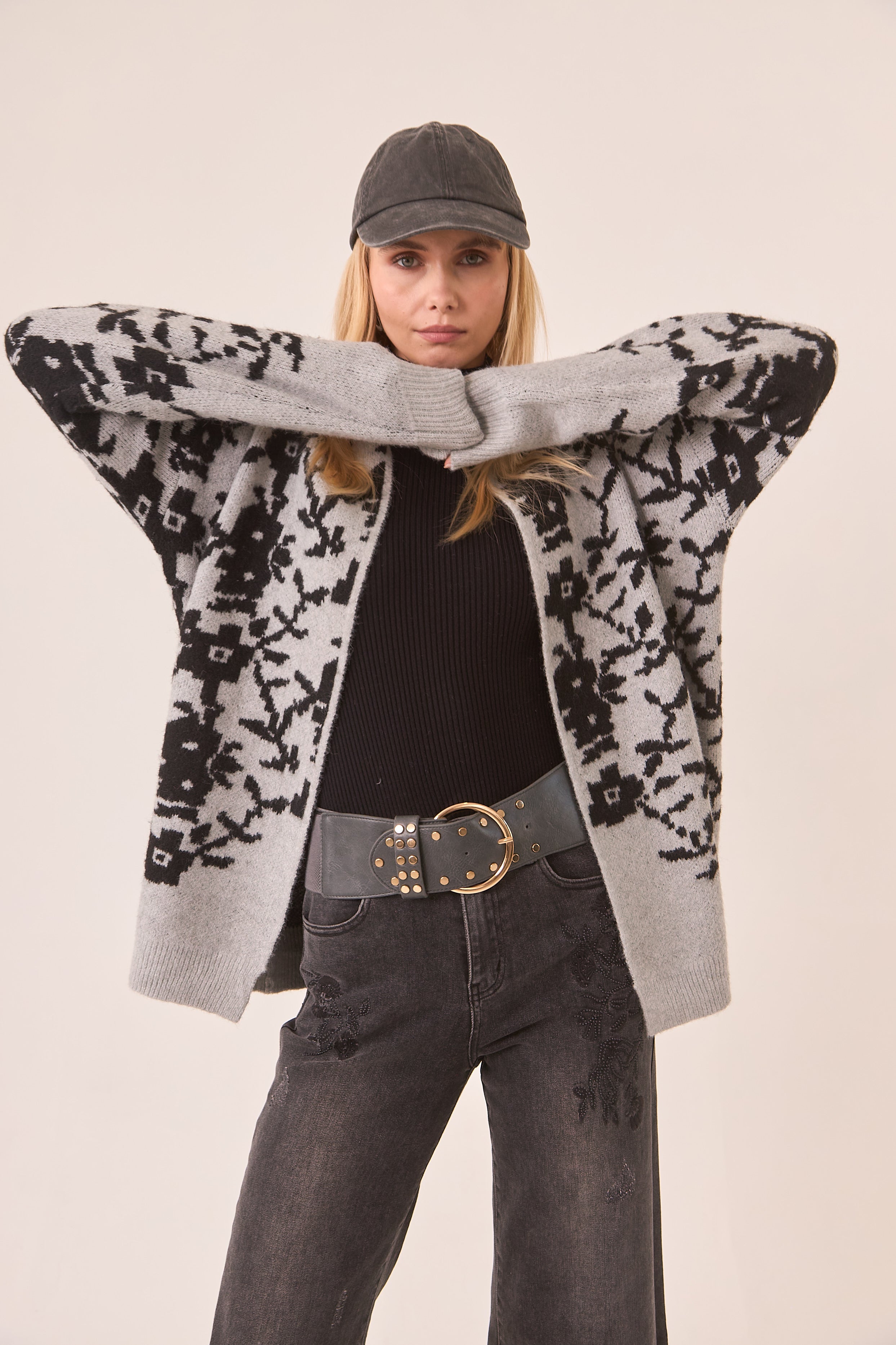 CÁRDIGAN  JACQUARD FLORES - GREY