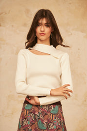 JERSEY FINO CUELLO ALTO CON ESCOTE CUT OUT - IVORY