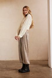 JERSEY CROPED MANGA LARGA CON CALADOS - IVORY