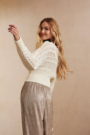 JERSEY CROPED MANGA LARGA CON CALADOS - IVORY