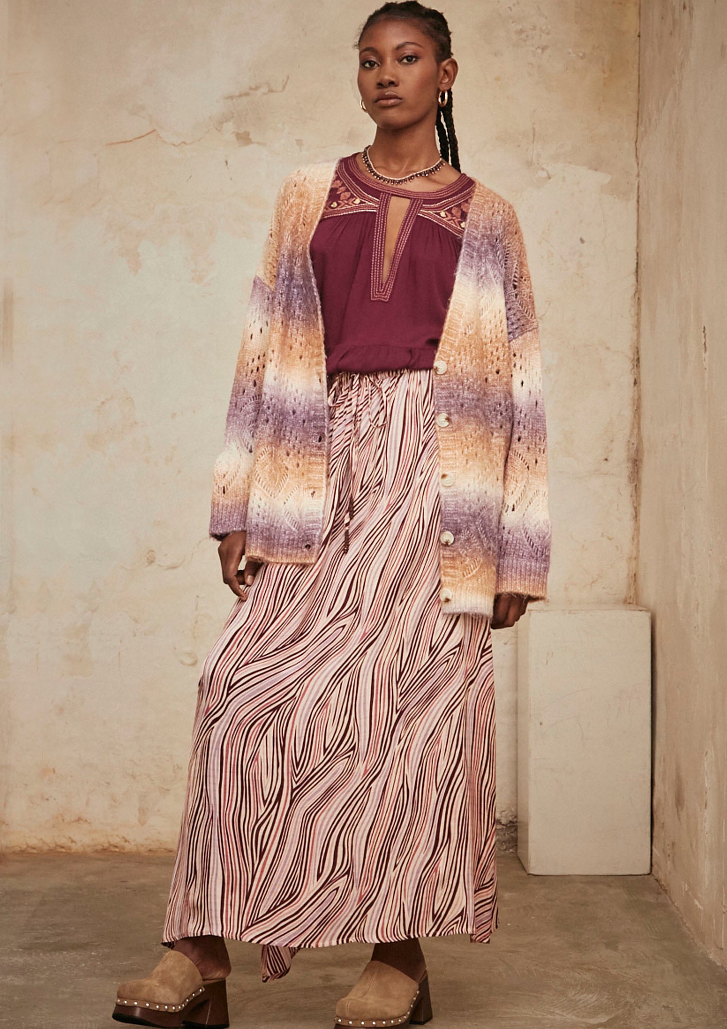 CÁRDIGAN OVERSIZE MANGA LARGA CON CALADOS Y DEGRADADO - MAUVE