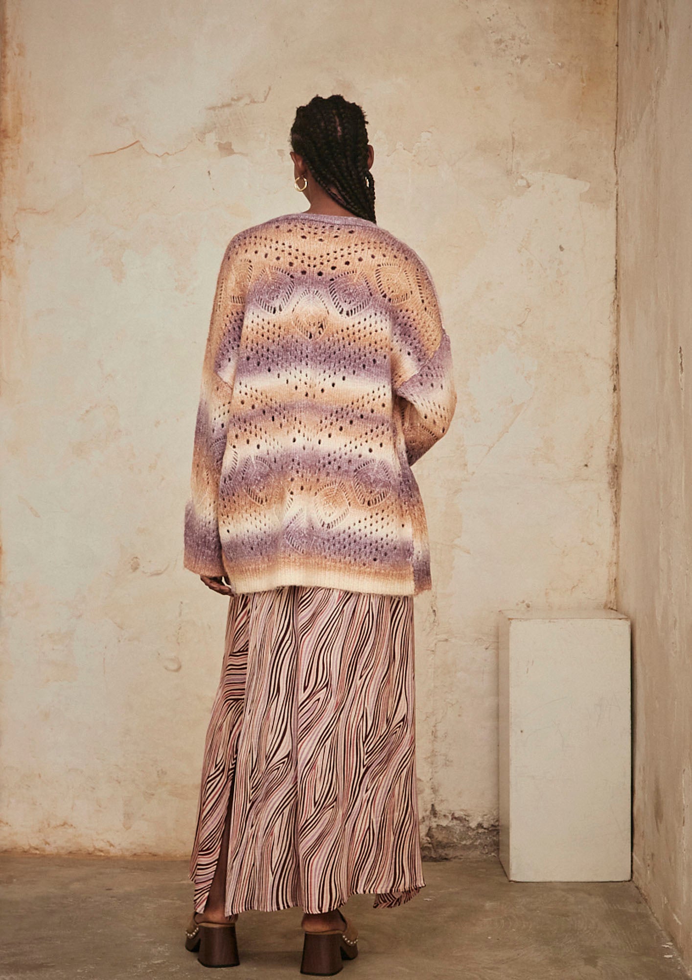 CÁRDIGAN OVERSIZE MANGA LARGA CON CALADOS Y DEGRADADO - MAUVE