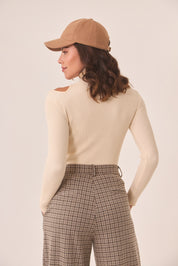 JERSEY CUELLO ALTO CUT OUT  - IVORY