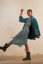 Tight-fitting MIDI skirt with metallic thread slit - green