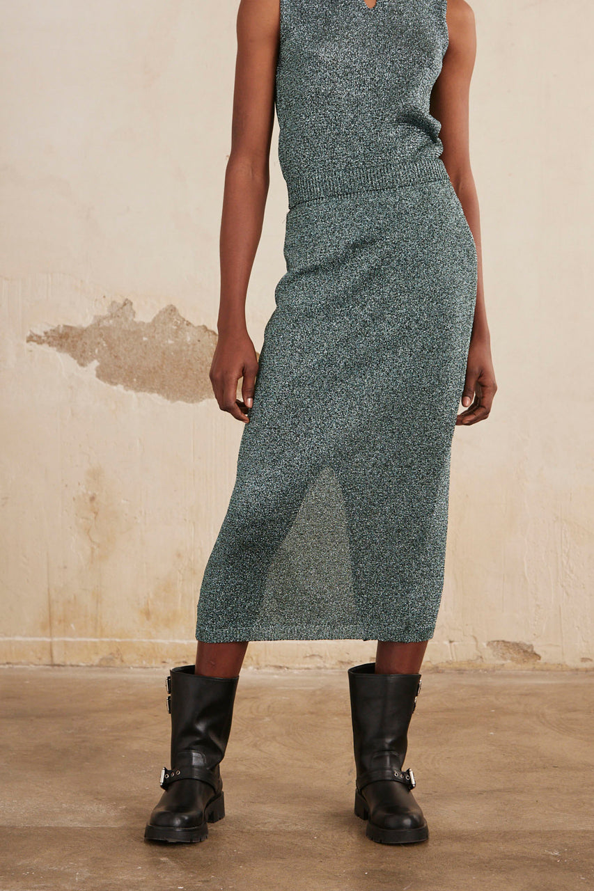 Tight-fitting MIDI skirt with metallic thread slit - green
