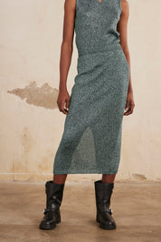 Tight-fitting MIDI skirt with metallic thread slit - green