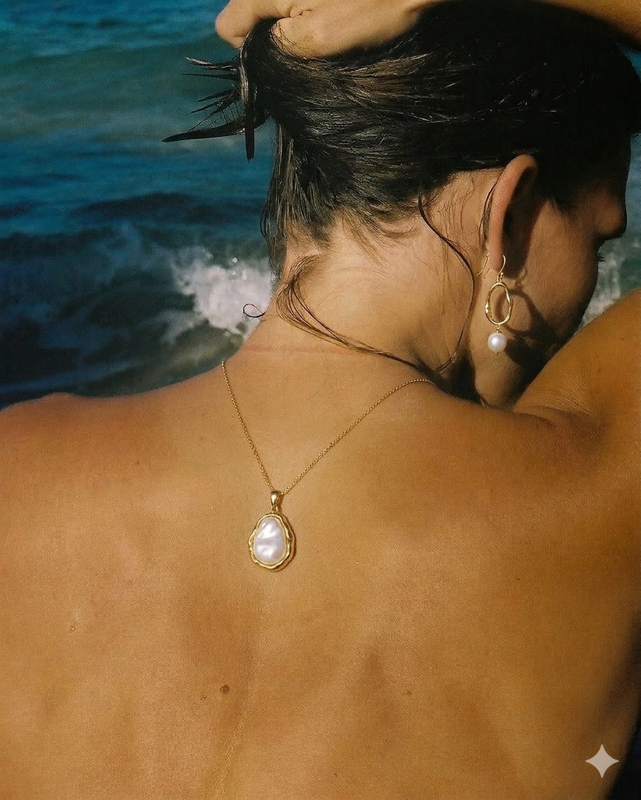 BAROQUE PEARL PENDANT - WHITE