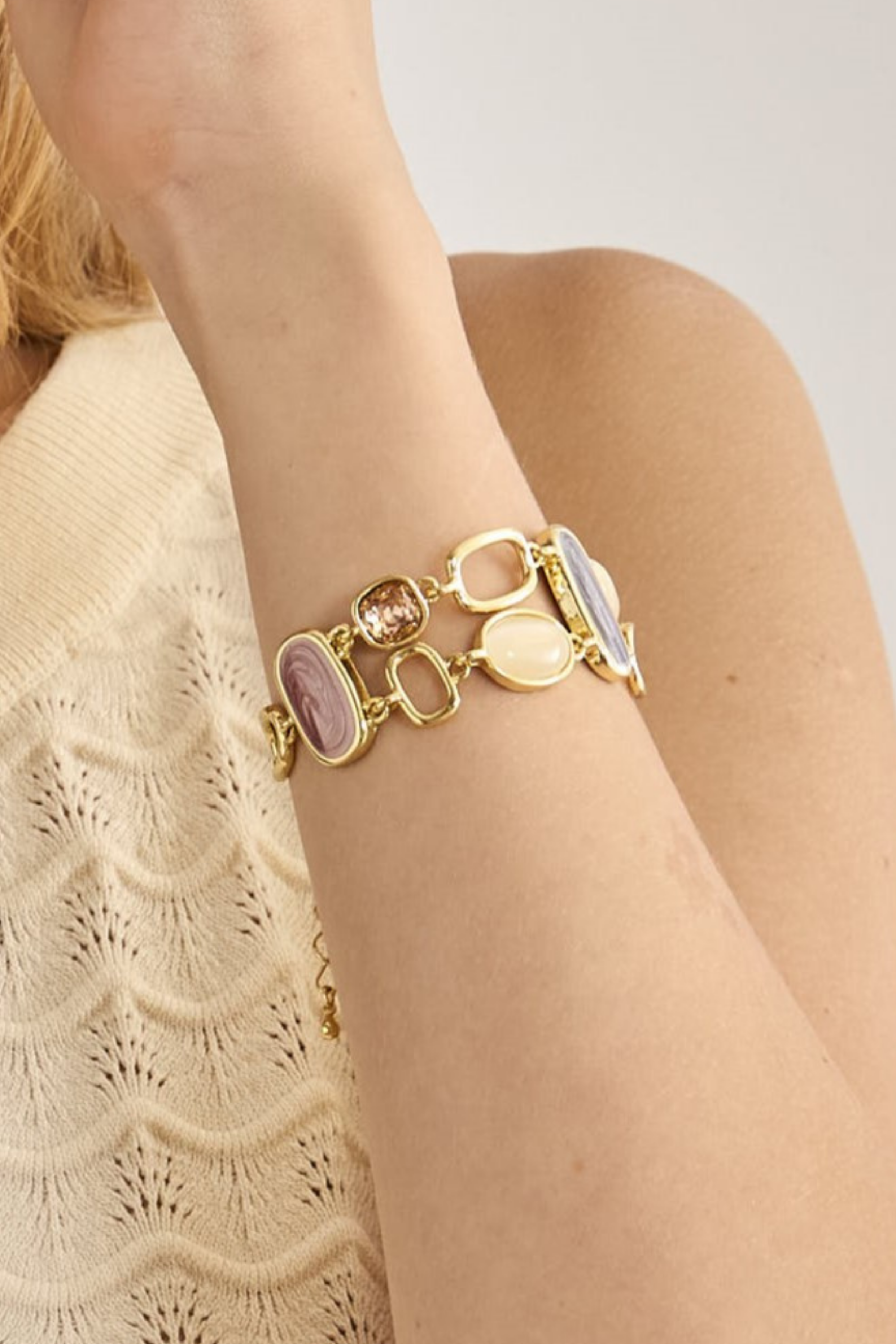 BRAZALETE METÁLICO PEDRERÍA - DORADO