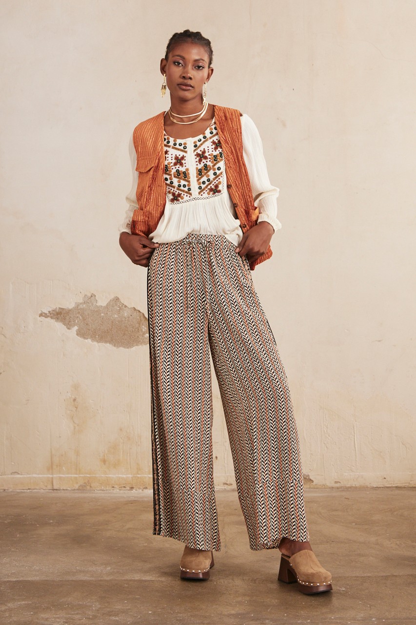 GEOMETRIC PRINT STRAIGHT LEG PANTS