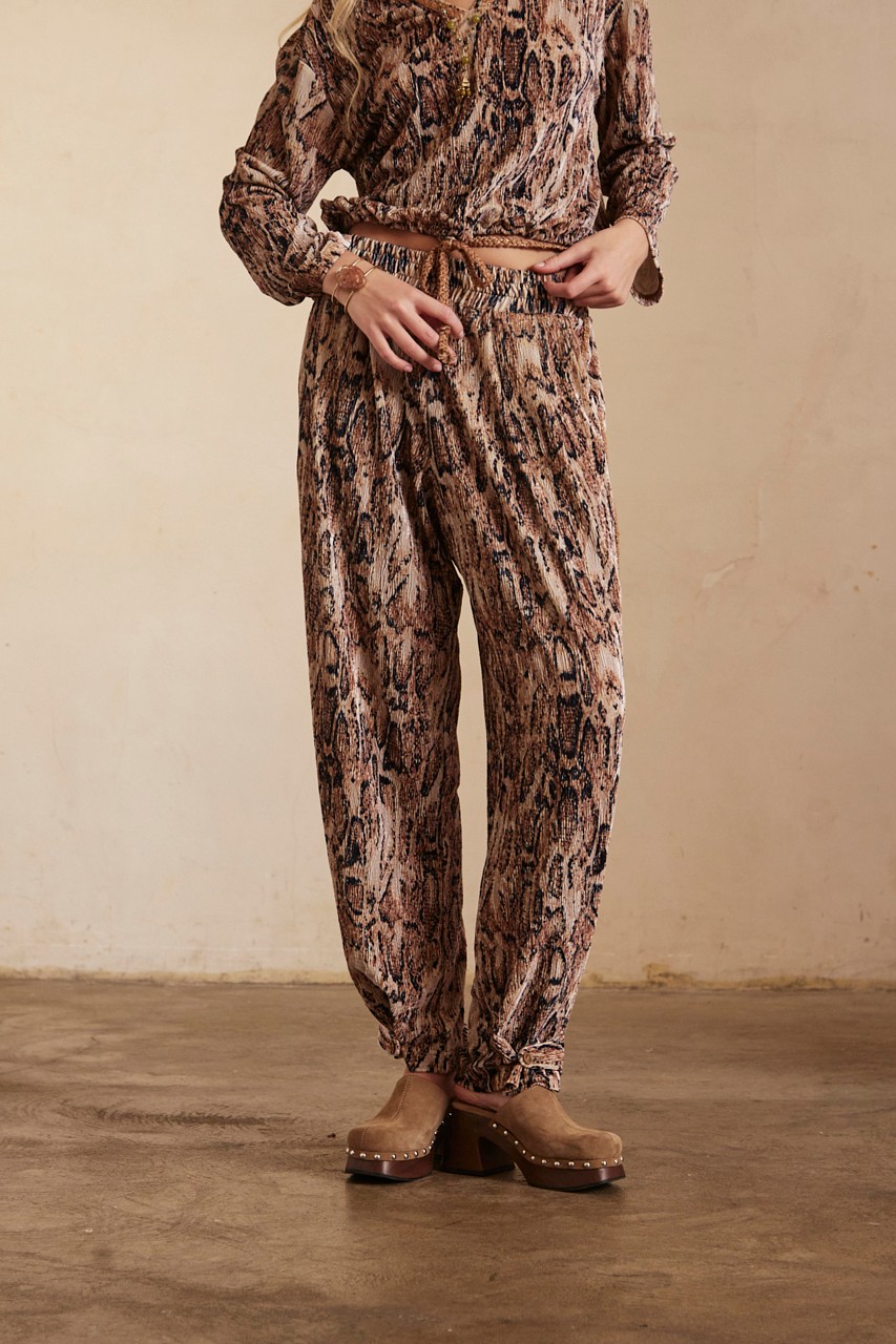 PRINTED VELVET PANTS