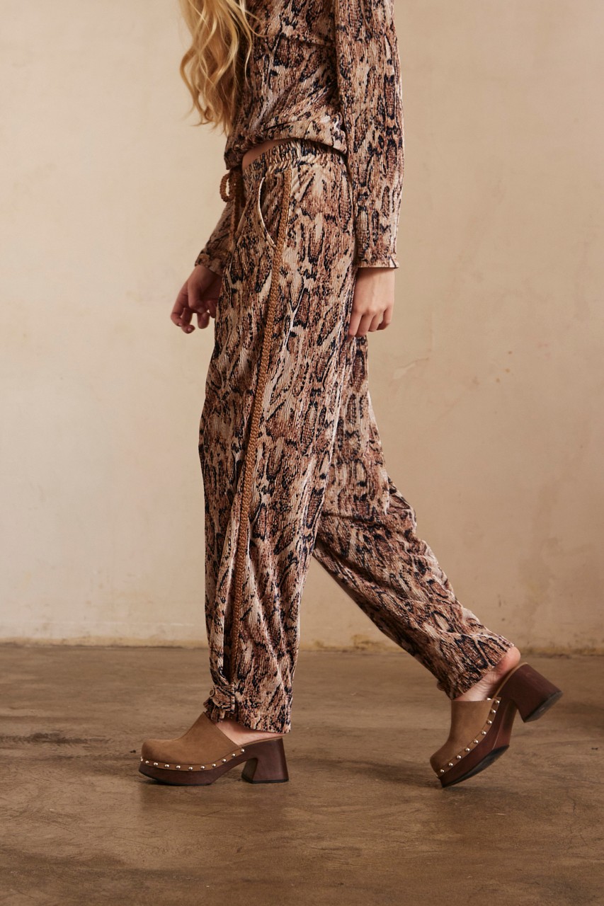 PRINTED VELVET PANTS 2