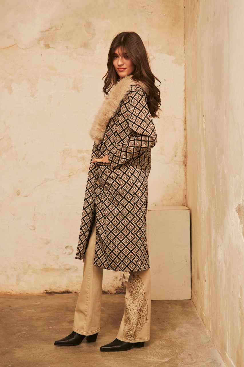 JACQUARD COAT WITH FUR COLLAR