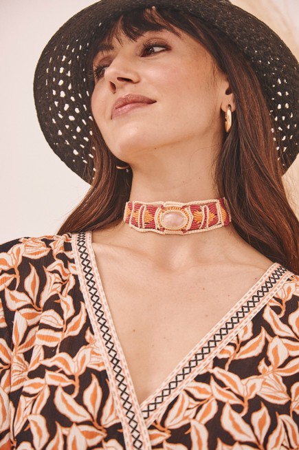 CHOKER DE MACRAMÉ CON PIEDRA CENTRAL