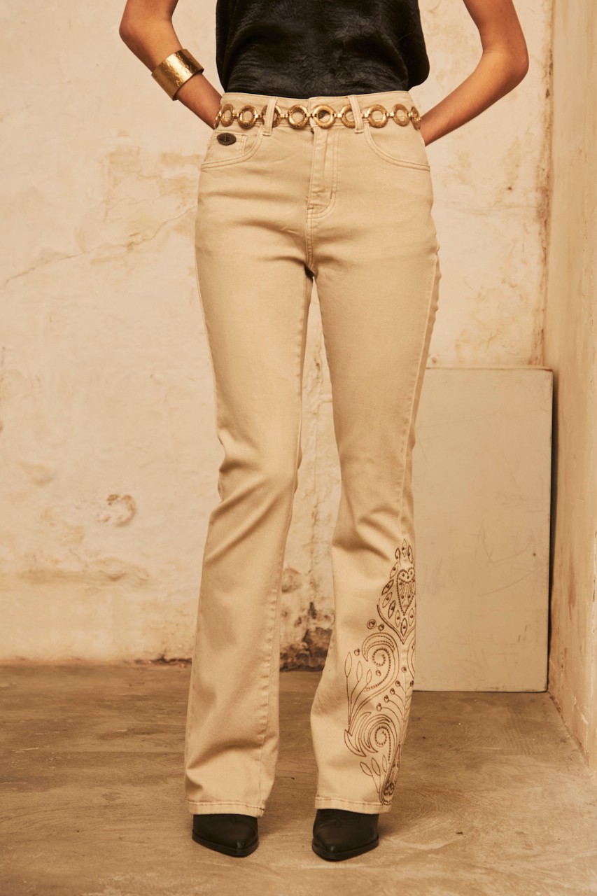 FLARE JEANS WITH EMBROIDERY 2