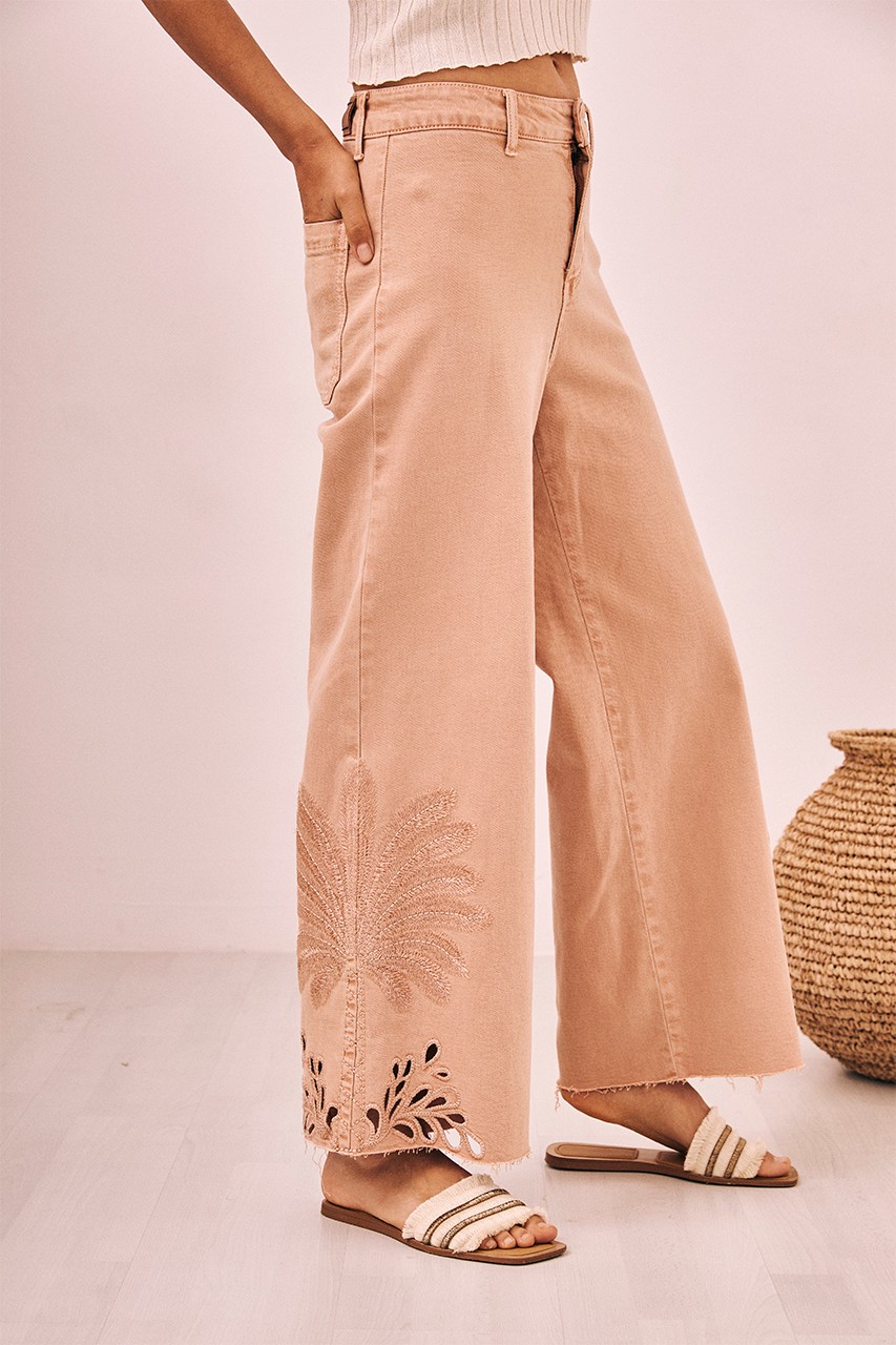 WIDE-LEG EMBROIDERED JEANS