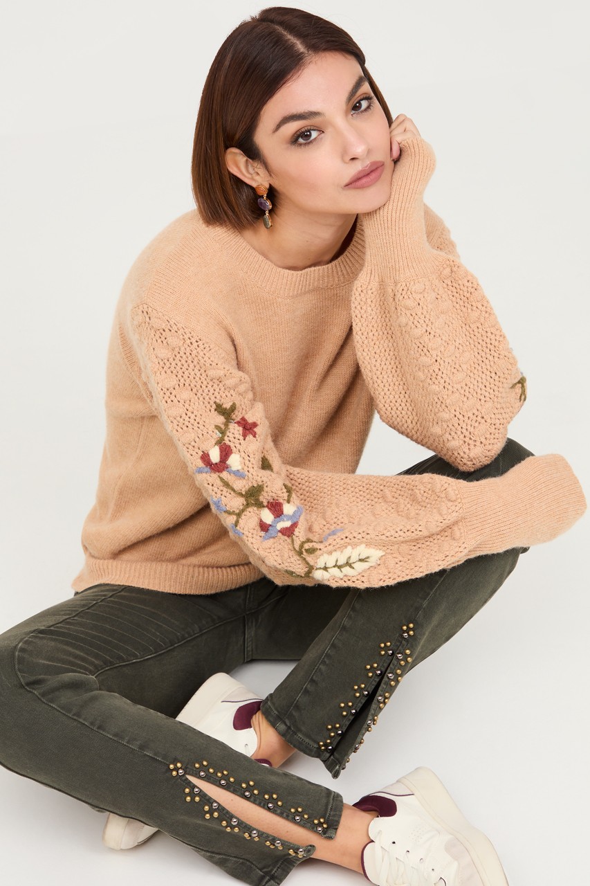 FLORAL EMBROIDERY SLEEVES SWEATER 3